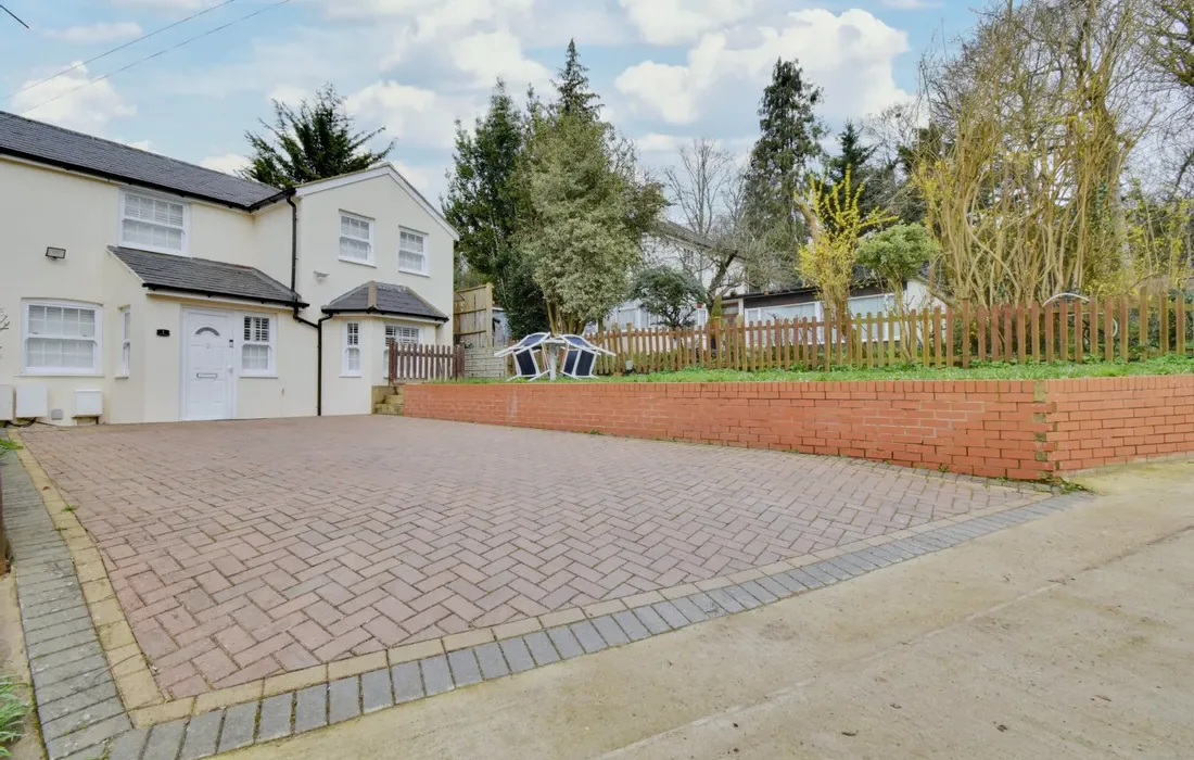 4 bedroom house to rent