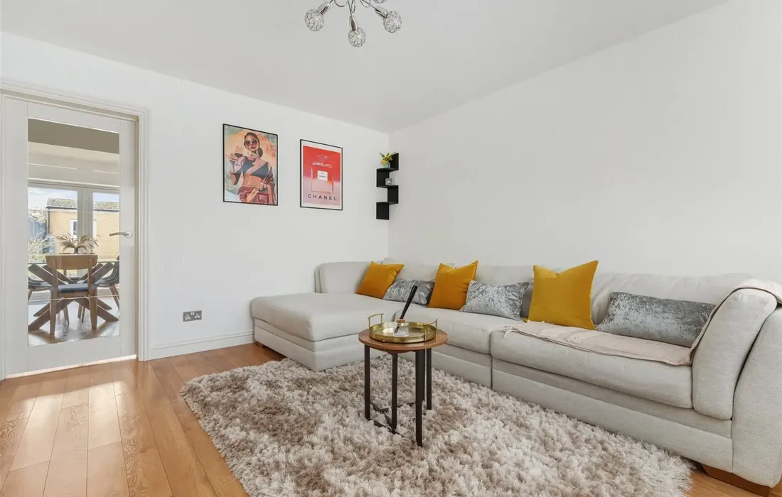 2 bedroom house for sale