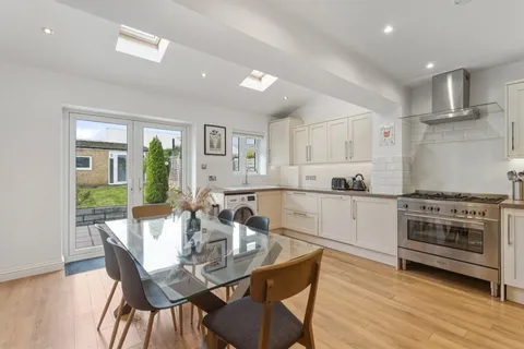 2 bedroom house for sale