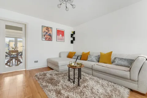 2 bedroom house for sale