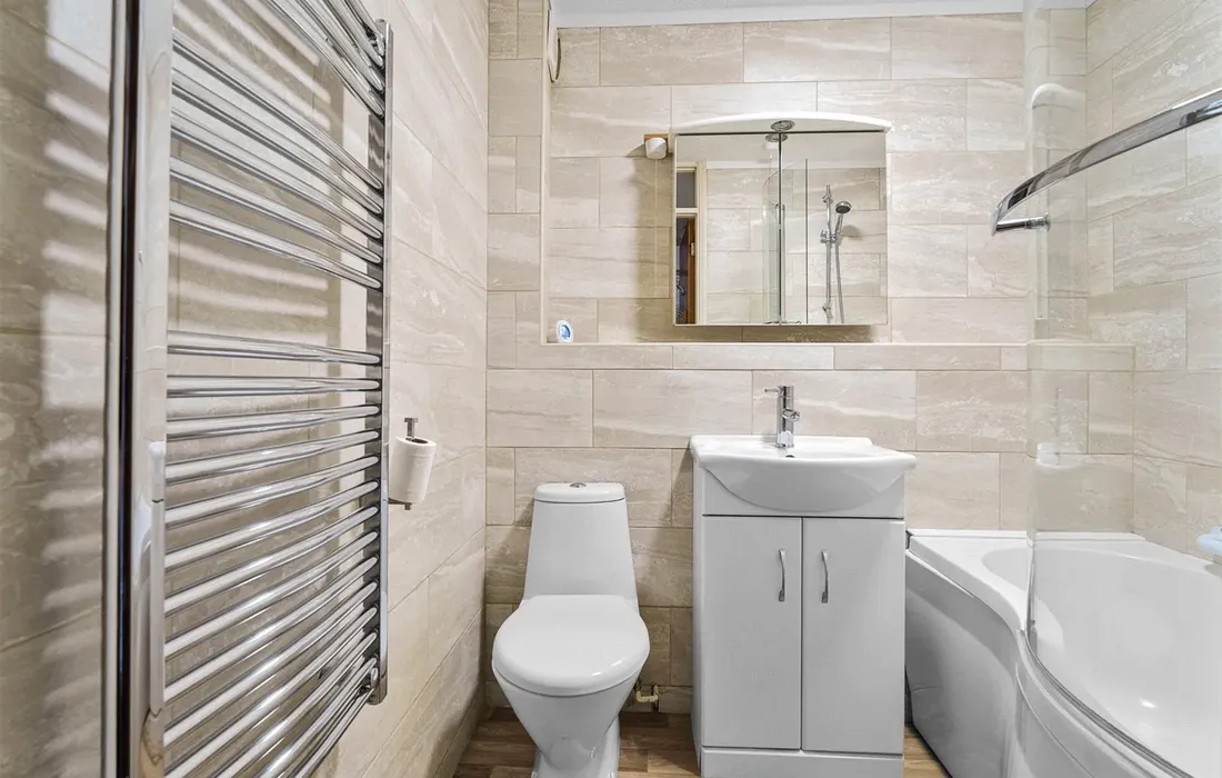 2 bedroom maisonette for sale