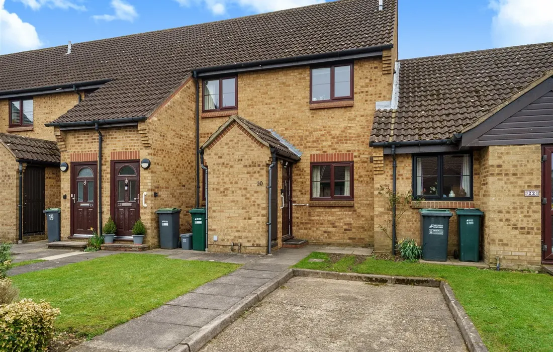 2 bedroom maisonette for sale