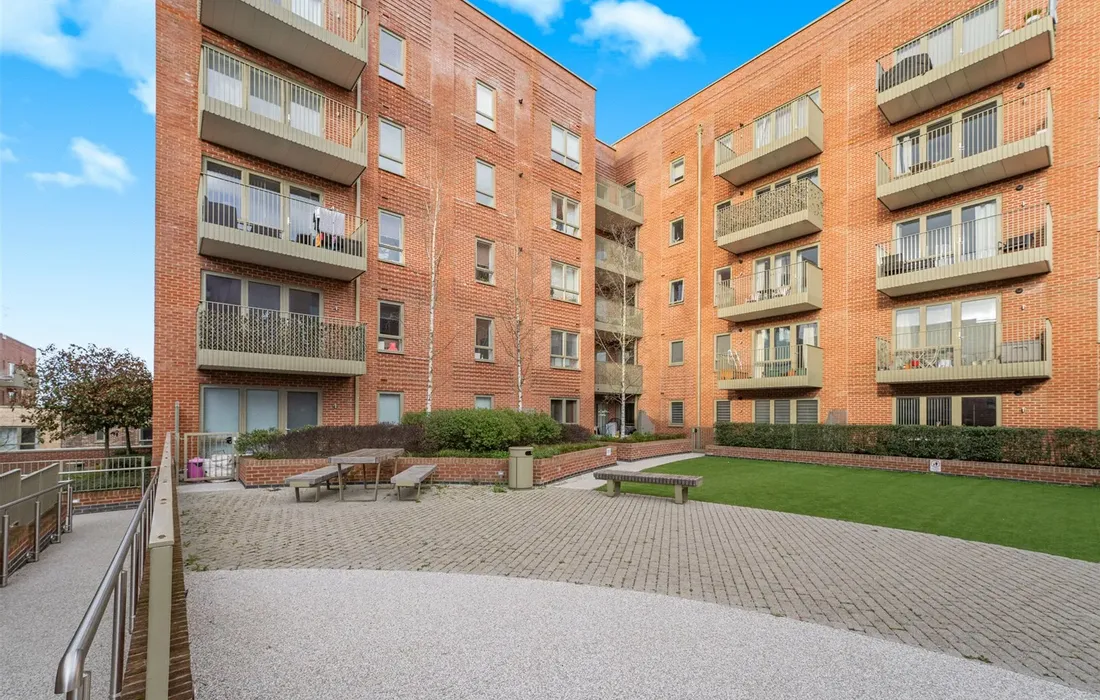 2 bedroom apartment for sale