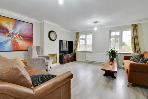 2 bedroom maisonette to rent