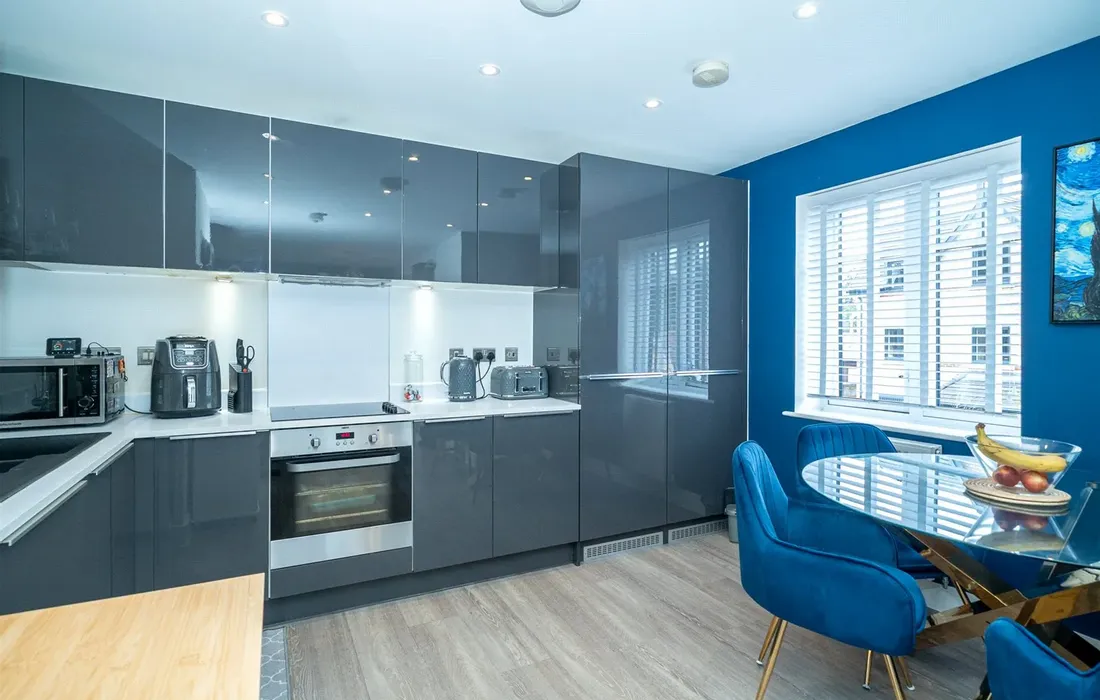 3 bedroom apartment for sale