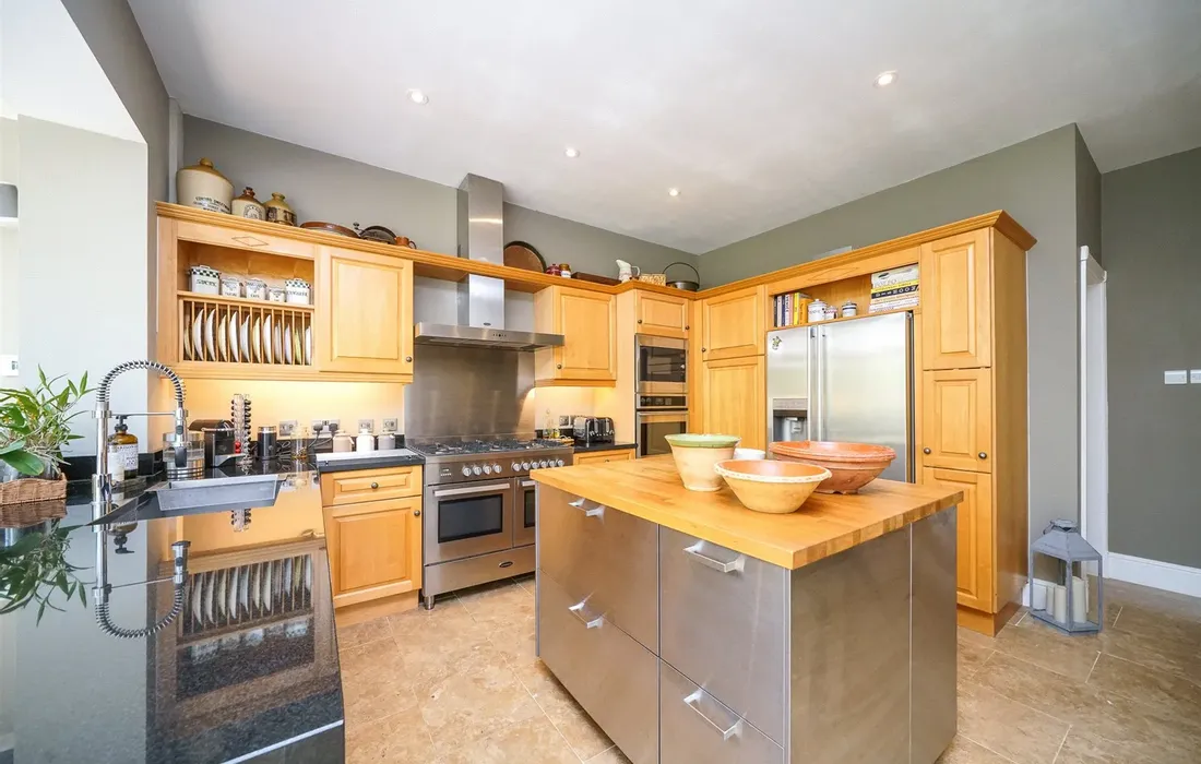 5 bedroom house for sale