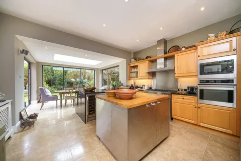 5 bedroom house for sale