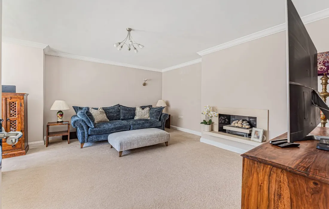 5 bedroom house to rent