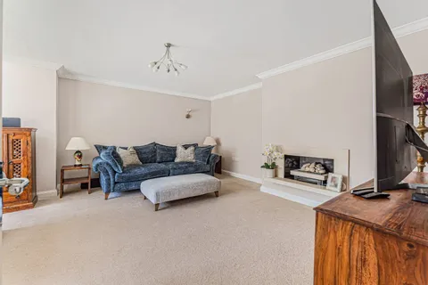 5 bedroom house to rent