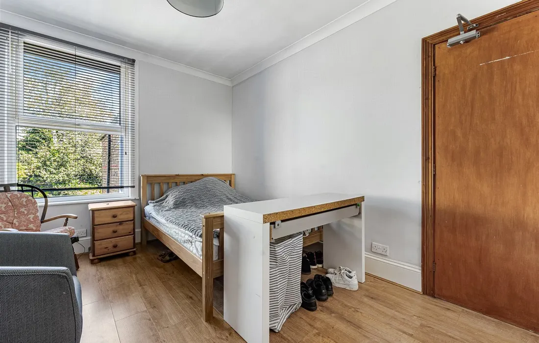 6 bedroom house for sale