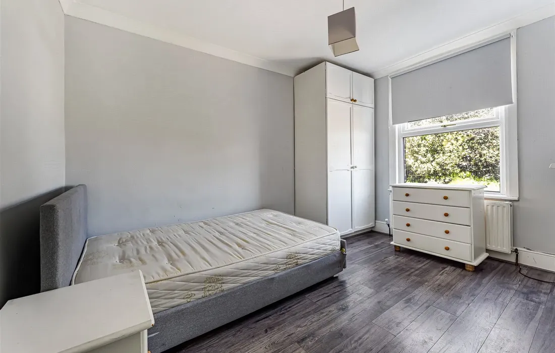 6 bedroom house for sale