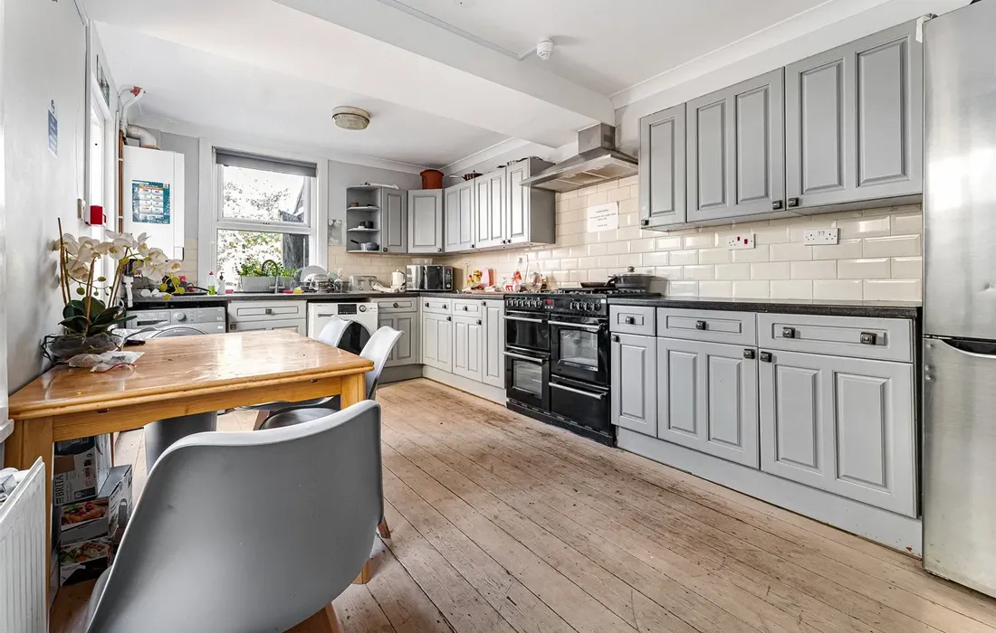 6 bedroom house for sale