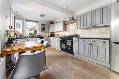 6 bedroom house for sale