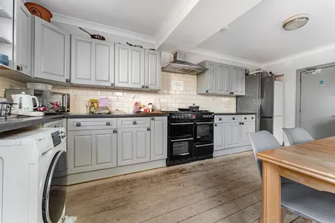 6 bedroom house for sale