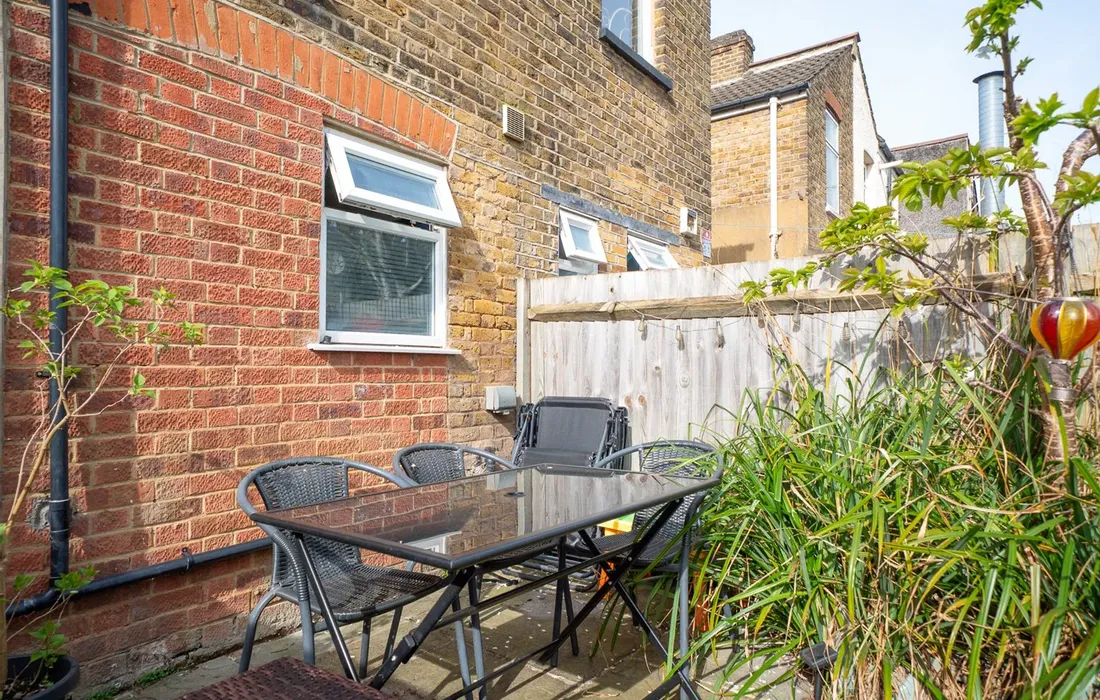 2 bedroom house for sale