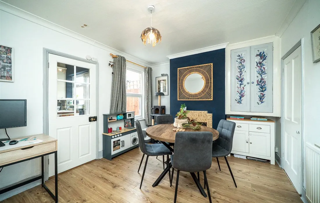 2 bedroom house for sale