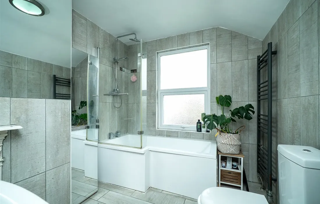 2 bedroom house for sale