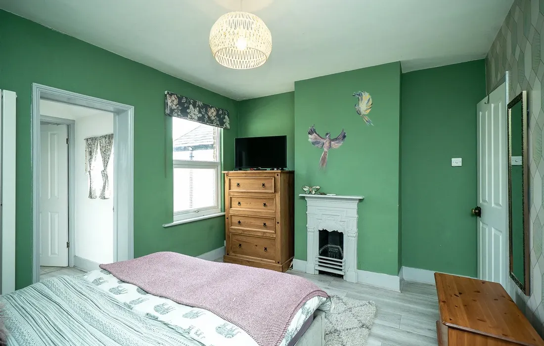 2 bedroom house for sale