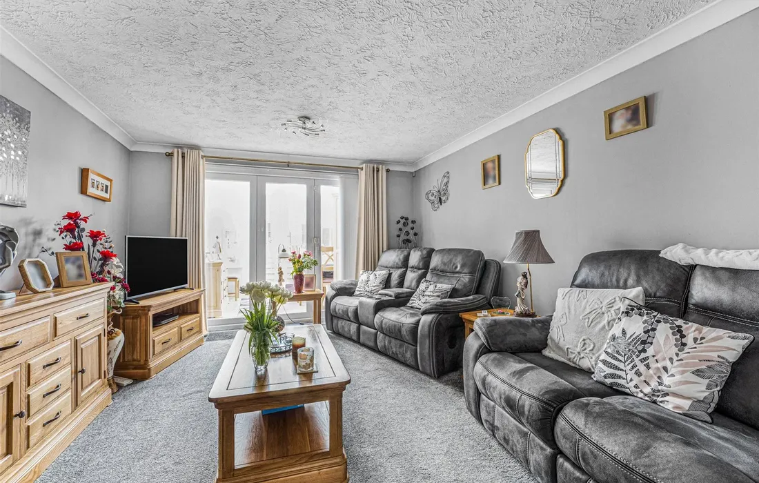 2 bedroom house for sale