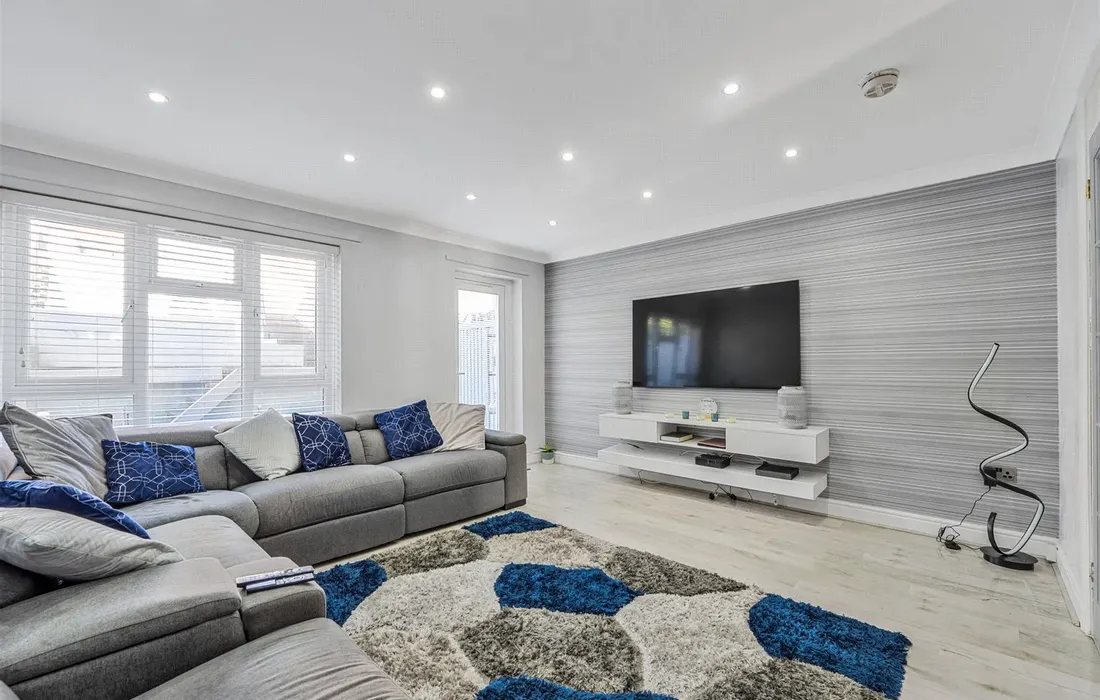 5 bedroom house for sale