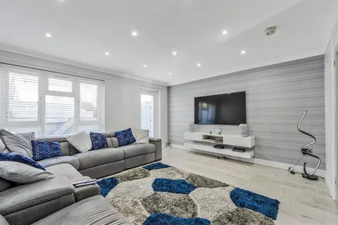 5 bedroom house for sale