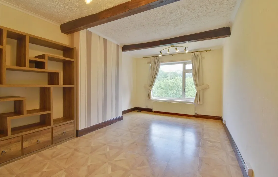 4 bedroom maisonette to rent