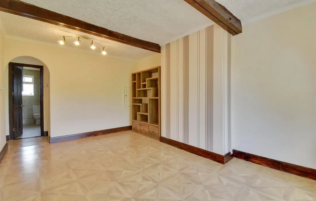4 bedroom maisonette to rent