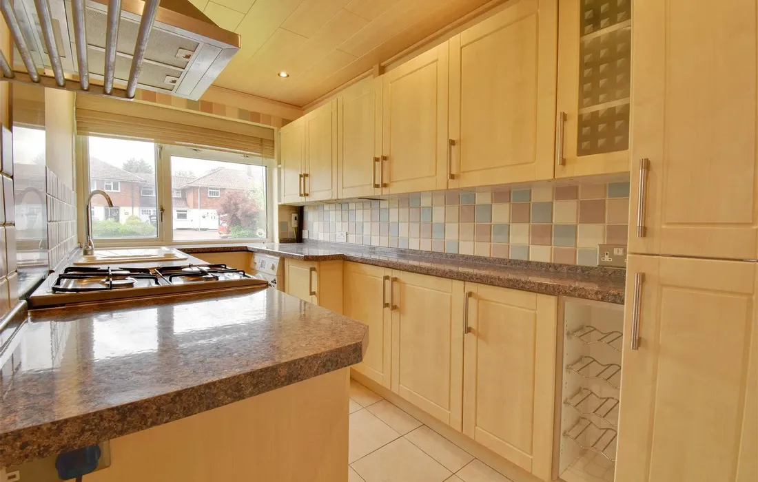 4 bedroom maisonette to rent