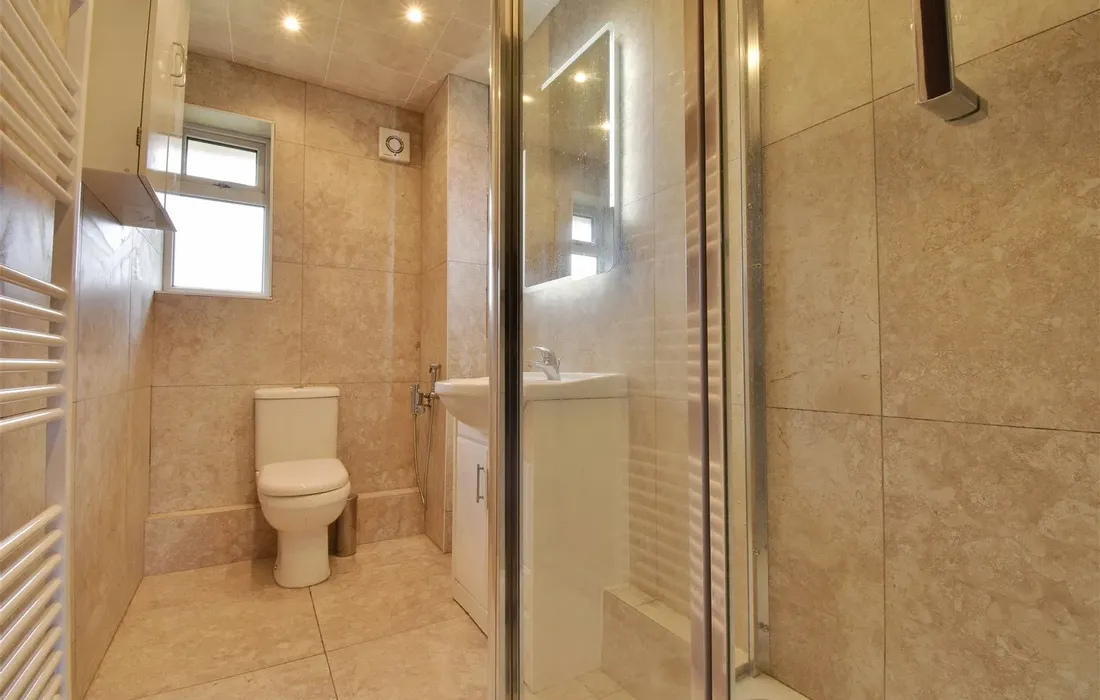 4 bedroom maisonette to rent