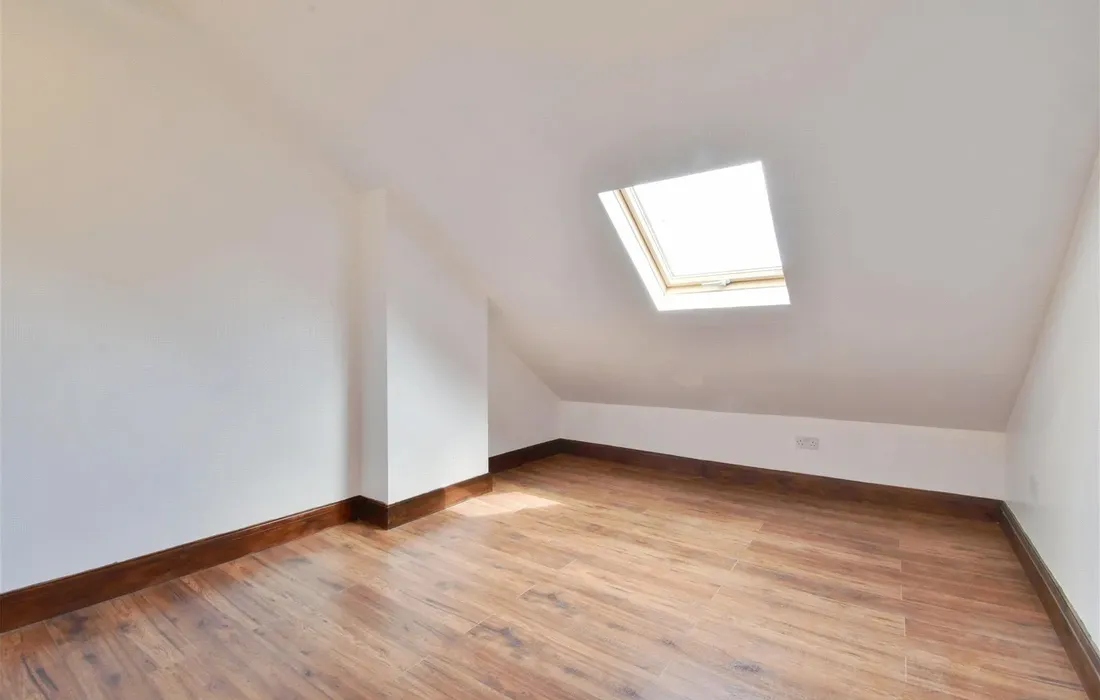 4 bedroom maisonette to rent