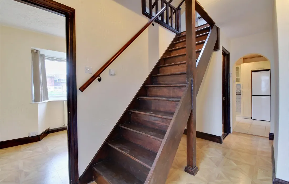 4 bedroom maisonette to rent