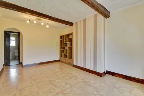 4 bedroom maisonette to rent