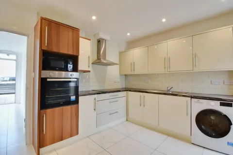 4 bedroom house to rent