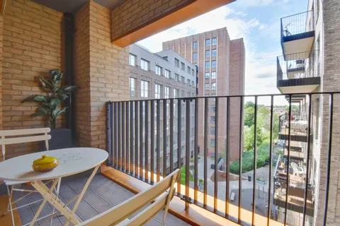 2 bedroom apartment to rent