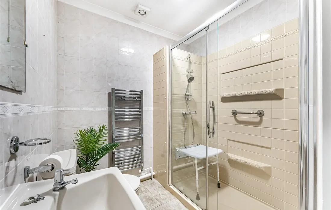 2 bedroom bungalow for sale