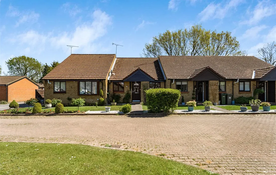 2 bedroom bungalow for sale