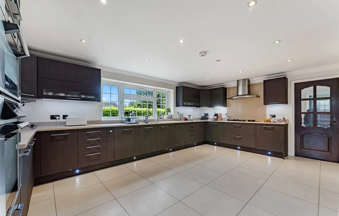 5 bedroom house for sale