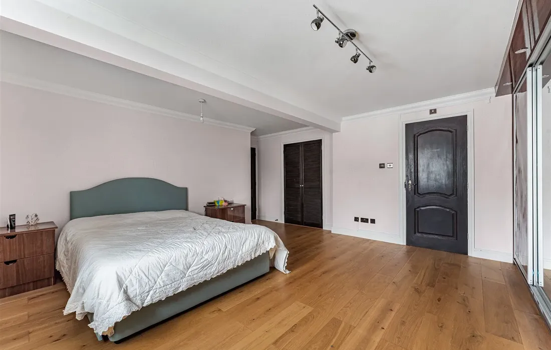 5 bedroom house for sale