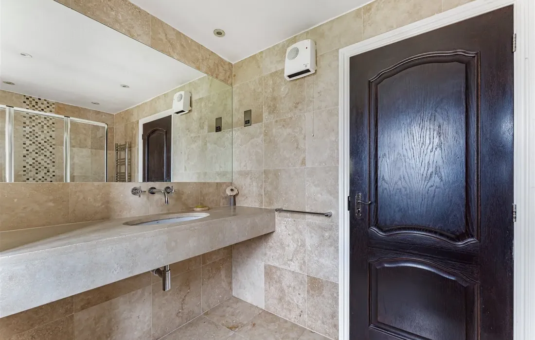 5 bedroom house for sale