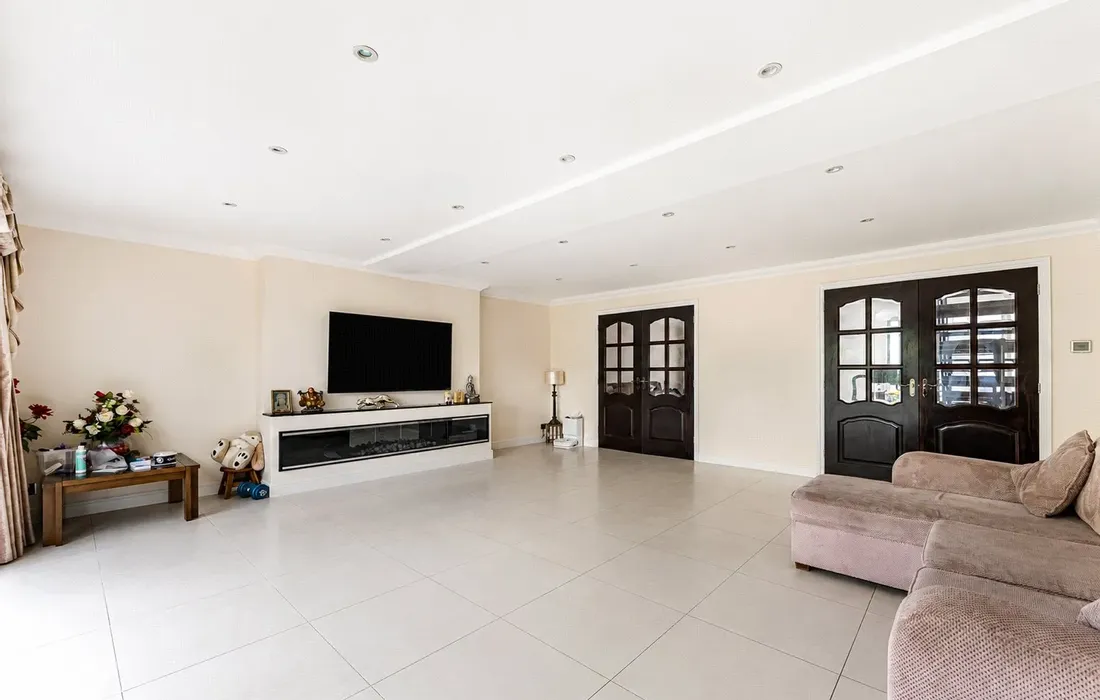 5 bedroom house for sale