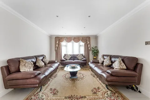 5 bedroom house for sale