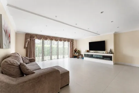 5 bedroom house for sale
