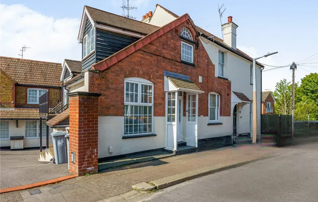 2 bedroom house for sale