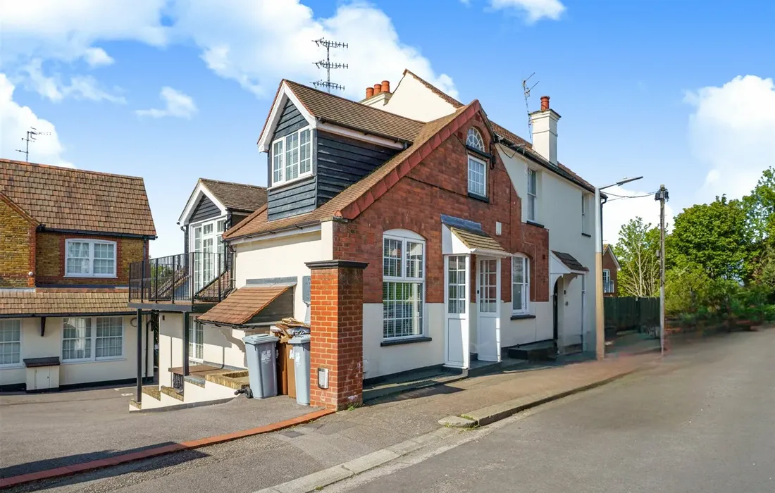 2 bedroom house for sale