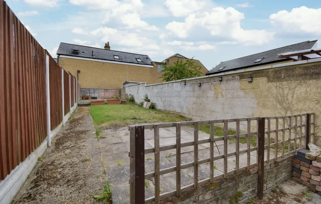 2 bedroom house to rent
