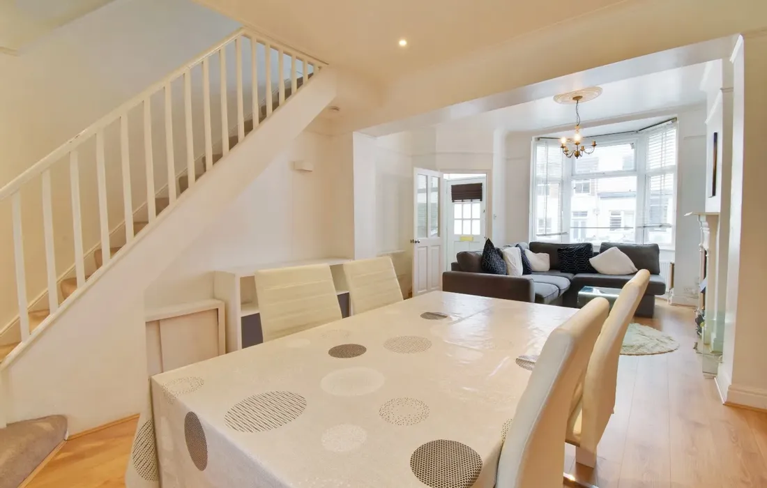 2 bedroom house to rent