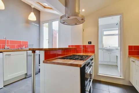 2 bedroom house to rent
