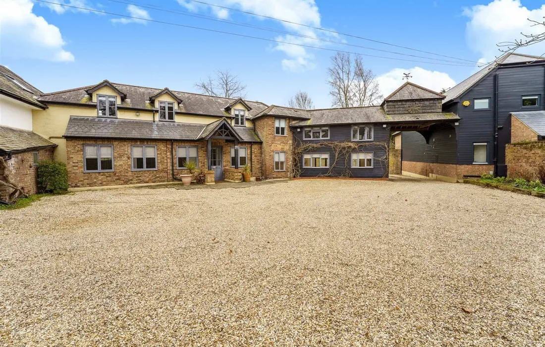 5 bedroom house to rent