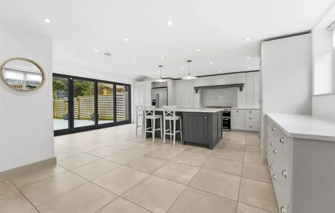 5 bedroom house to rent