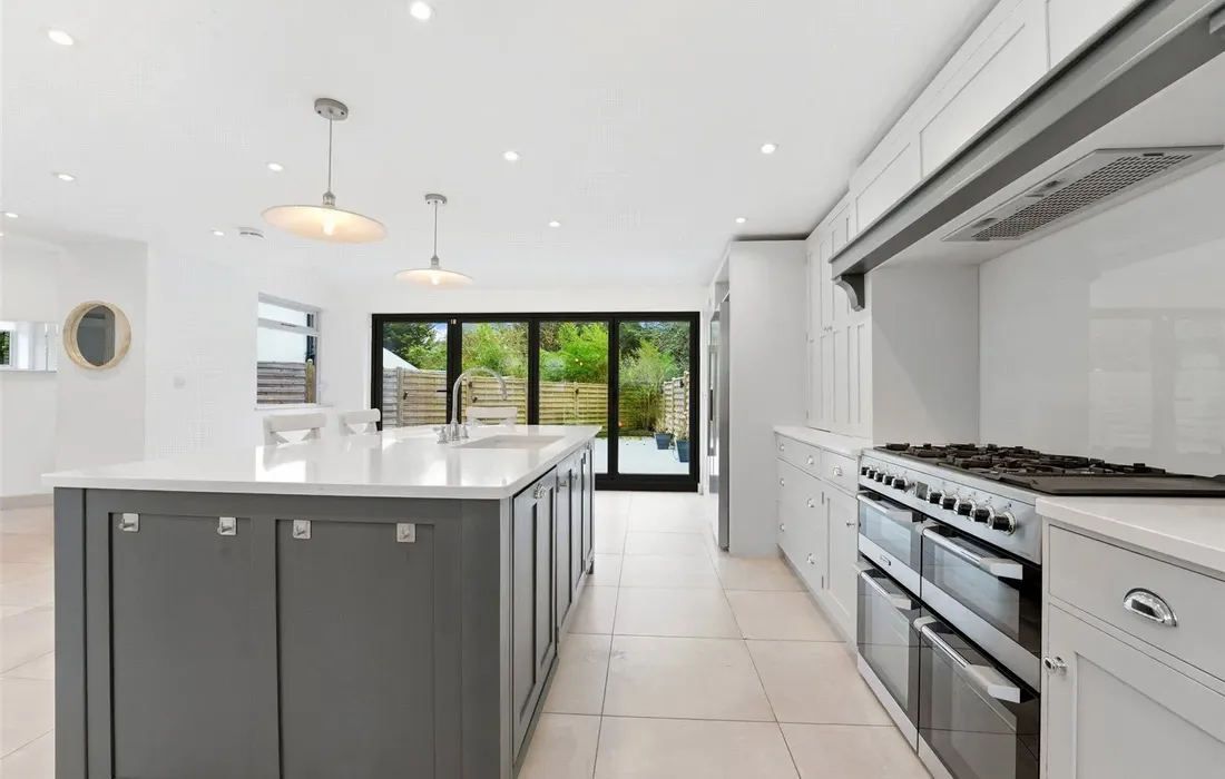 5 bedroom house to rent